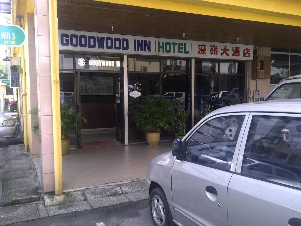 Goodwood Inn Кучинг Экстерьер фото